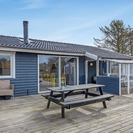 Joosua - 975m From The Sea By Interhome